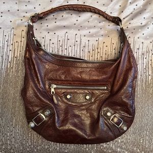 BALENCIAGA- An authentic BALENCIAGA Chèvre Giant 21 in Brown w/Silver hardware.